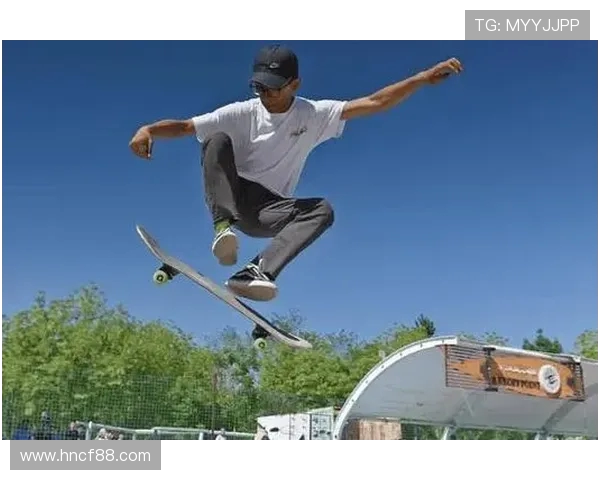 西安滑板队在极限运动联赛中以78分稳居积分榜首位